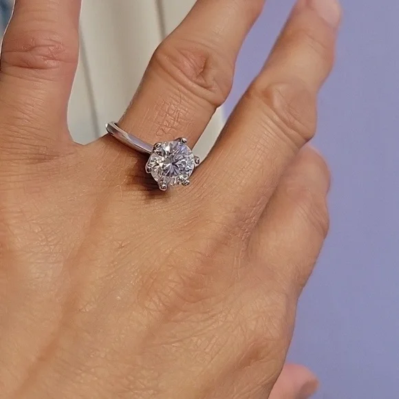 4ct authentic moissanite ring with 925 silver Size 6.5 - Picture 8 of 10